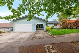 2981 Rosewood Street, Medford, OR 97504