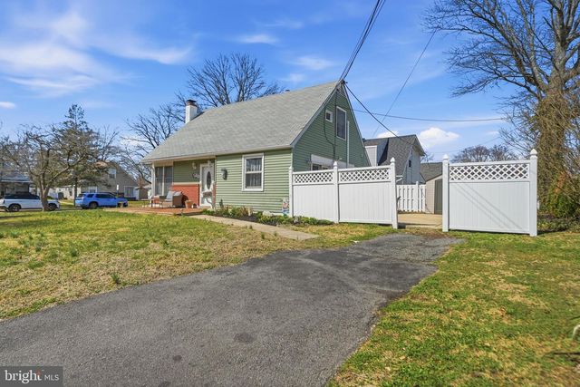 1323 MORTON AVE, Folsom, PA 19033