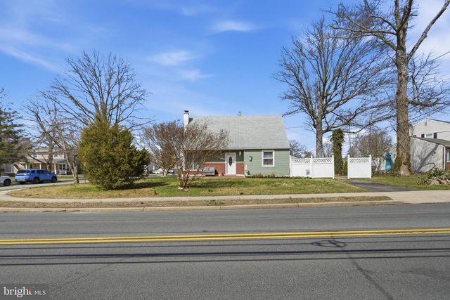 1323 MORTON AVE, Folsom, PA 19033