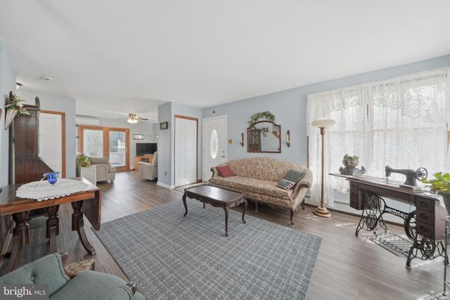 1323 MORTON AVE, Folsom, PA 19033