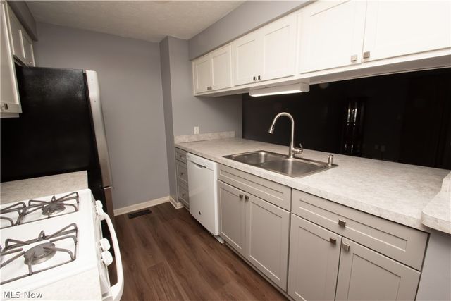 1041 Sunhaven Drive, Medina, OH 44256