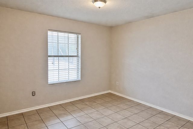 914 N Catherine Street, Terrell, TX 75160