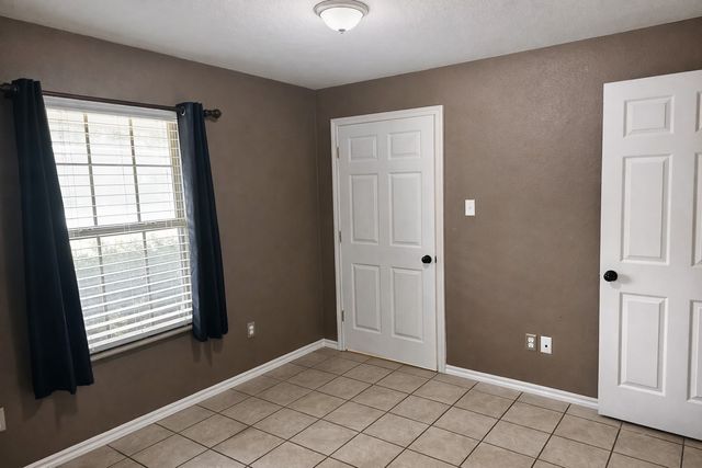 914 N Catherine Street, Terrell, TX 75160