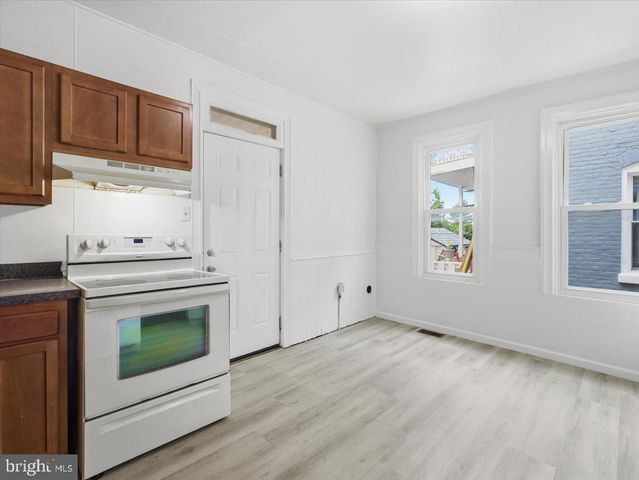 204 N CANNON AVE, Hagerstown, MD 21740