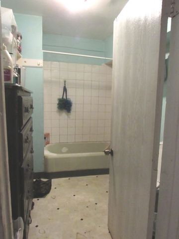 5045 S Hoyne Avenue, Chicago, IL 60609