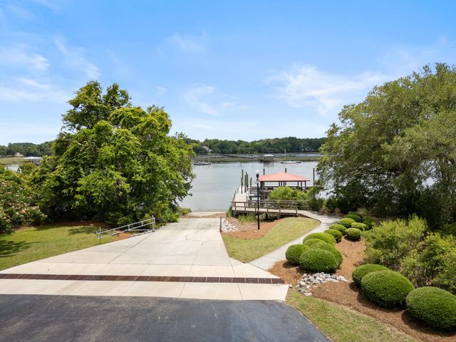 2962 Anchor Watch Drive, Wadmalaw Island, SC 29487