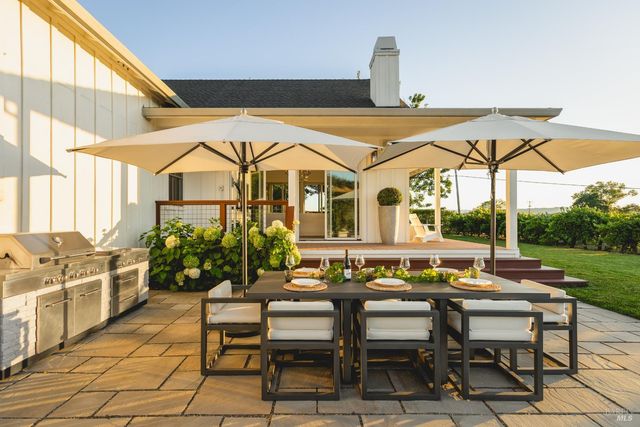 6476 Red Winery Rd, Healdsburg, CA 95441