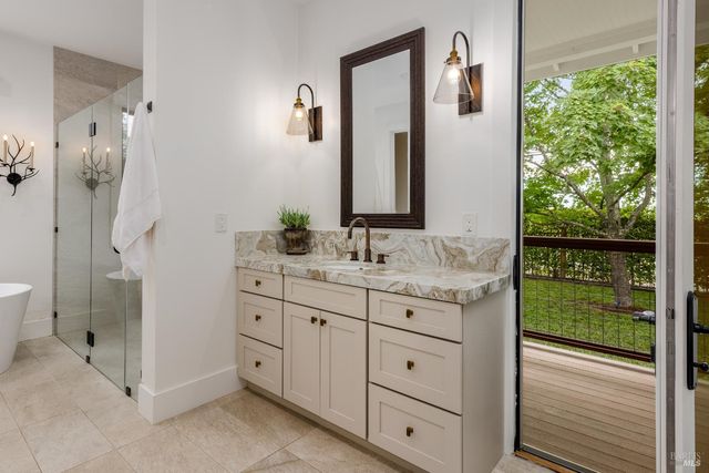 6476 Red Winery Rd, Healdsburg, CA 95441