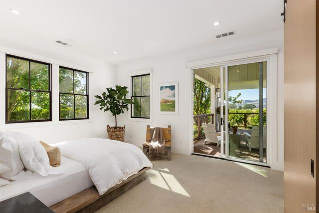 6476 Red Winery Rd, Healdsburg, CA 95441