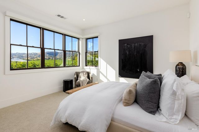 6476 Red Winery Rd, Healdsburg, CA 95441