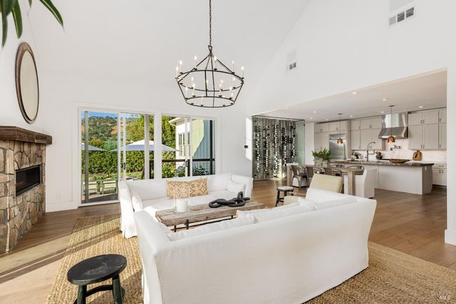 6476 Red Winery Rd, Healdsburg, CA 95441