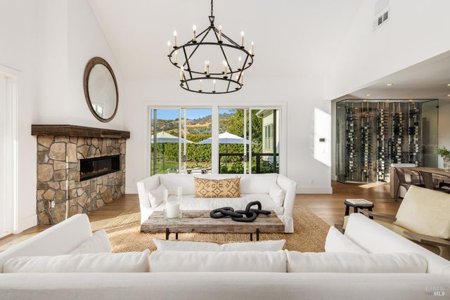 6476 Red Winery Rd, Healdsburg, CA 95441