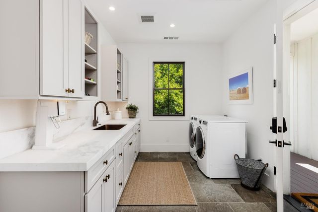 6476 Red Winery Rd, Healdsburg, CA 95441