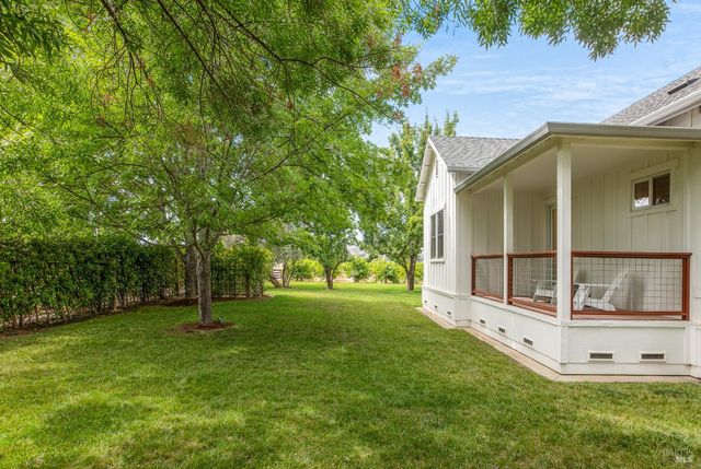 6476 Red Winery Rd, Healdsburg, CA 95441