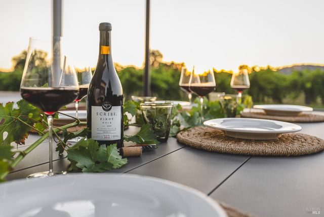 6476 Red Winery Rd, Healdsburg, CA 95441