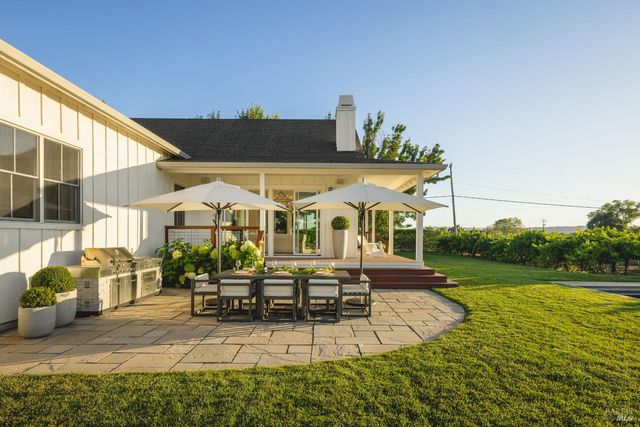 6476 Red Winery Rd, Healdsburg, CA 95441