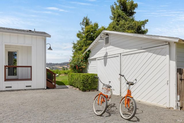 6476 Red Winery Rd, Healdsburg, CA 95441