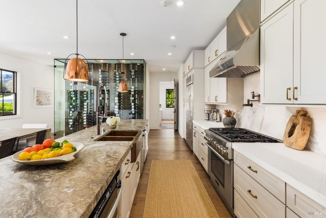 6476 Red Winery Rd, Healdsburg, CA 95441