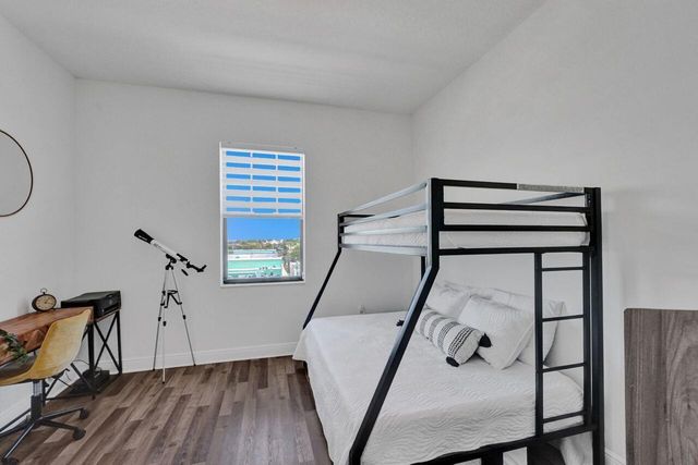 511 LUCERNE Avenue 613, Lake Worth Beach, FL 33460
