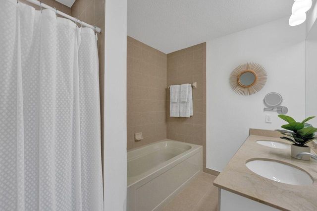 511 LUCERNE Avenue 613, Lake Worth Beach, FL 33460