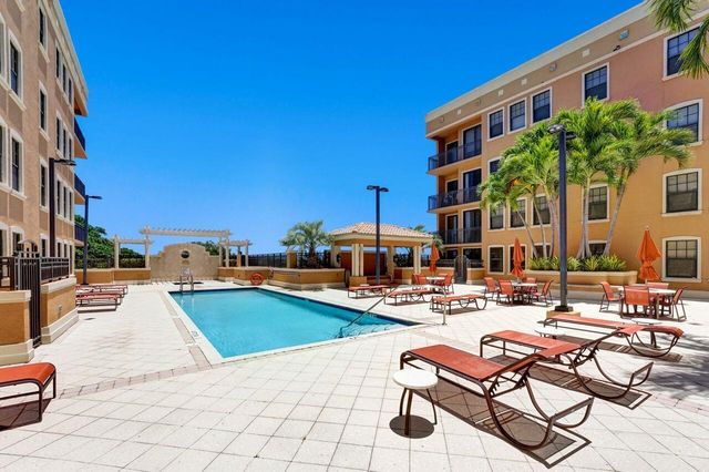 511 LUCERNE Avenue 613, Lake Worth Beach, FL 33460