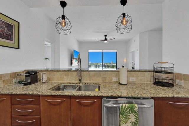 511 LUCERNE Avenue 613, Lake Worth Beach, FL 33460