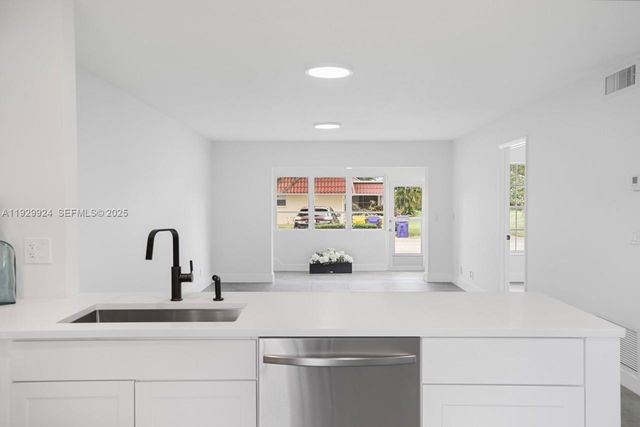 737 Nantucket Cir B, Lake Worth, FL 33467