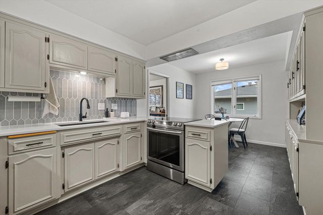 4309 Canterbury LANE, Mount Pleasant, WI 53403