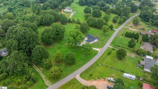 351 Morgan Road, Wellford, SC 29385