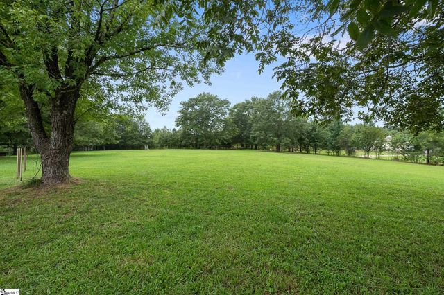 351 Morgan Road, Wellford, SC 29385