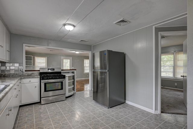 1023 S Connor Avenue, Joplin, MO 64801