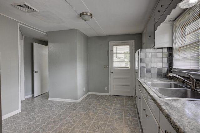 1023 S Connor Avenue, Joplin, MO 64801