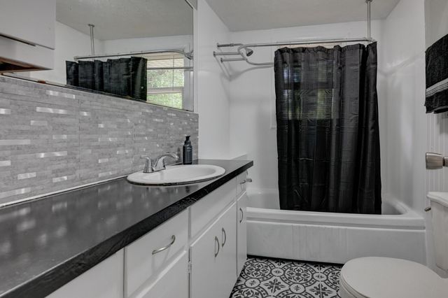 1023 S Connor Avenue, Joplin, MO 64801