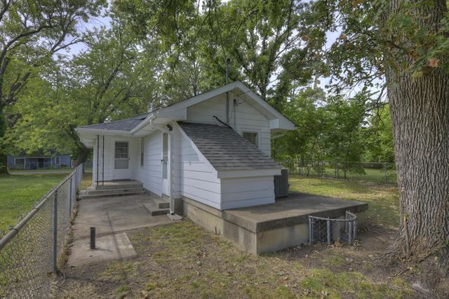 1023 S Connor Avenue, Joplin, MO 64801