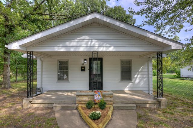 1023 S Connor Avenue, Joplin, MO 64801