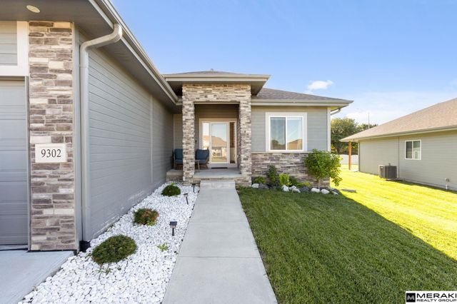 9302 S 71 Avenue, Papillion, NE 68123