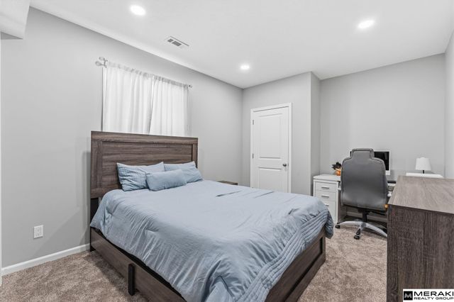 9302 S 71 Avenue, Papillion, NE 68123