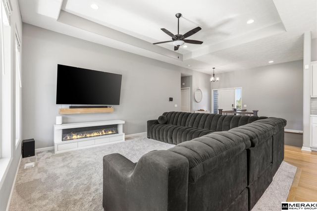 9302 S 71 Avenue, Papillion, NE 68123