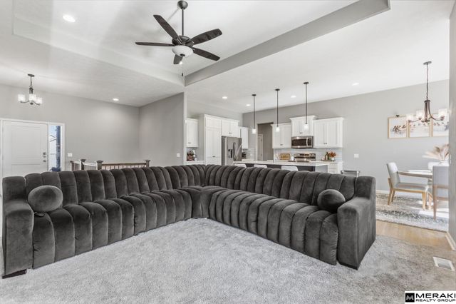 9302 S 71 Avenue, Papillion, NE 68123