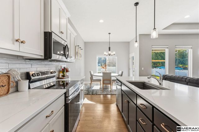 9302 S 71 Avenue, Papillion, NE 68123