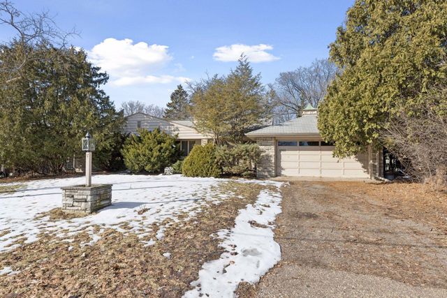 1065 Colby Street, Saint Paul, MN 55116