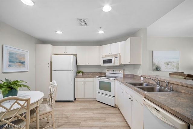 3009 Driftwood WAY 2803, Naples, FL 34109