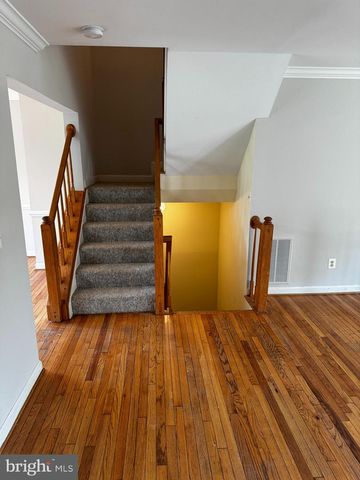 3706 FARMLAND DR, Fairfax, VA 22033