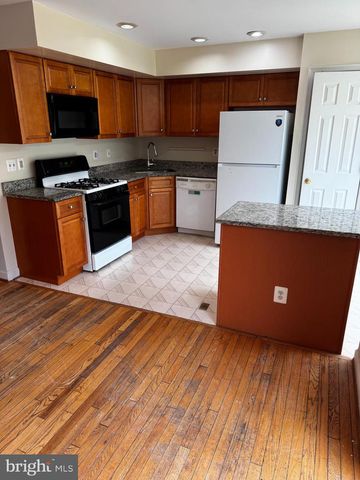 3706 FARMLAND DR, Fairfax, VA 22033