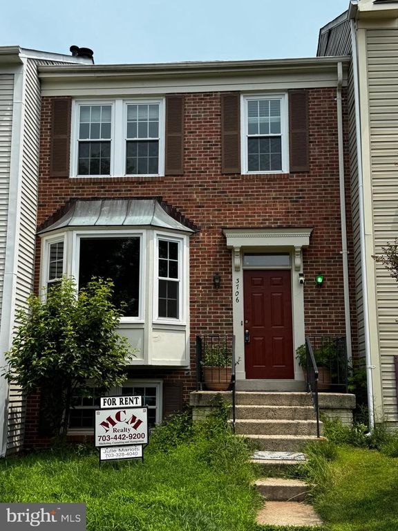 3706 FARMLAND DR, Fairfax, VA 22033