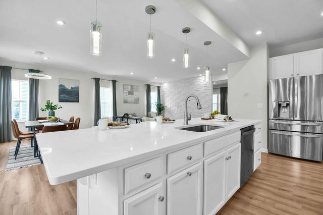 369 Crownover Way, Lewis Center, OH 43035