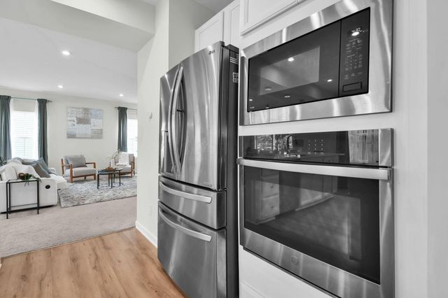 369 Crownover Way, Lewis Center, OH 43035