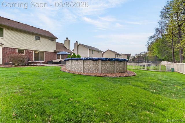 21746 Hildebrandt Drive, Brownstown Charter Township, MI 48134