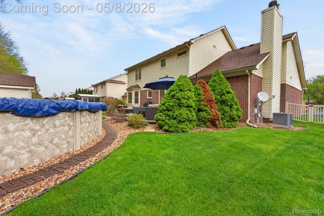 21746 Hildebrandt Drive, Brownstown Charter Township, MI 48134