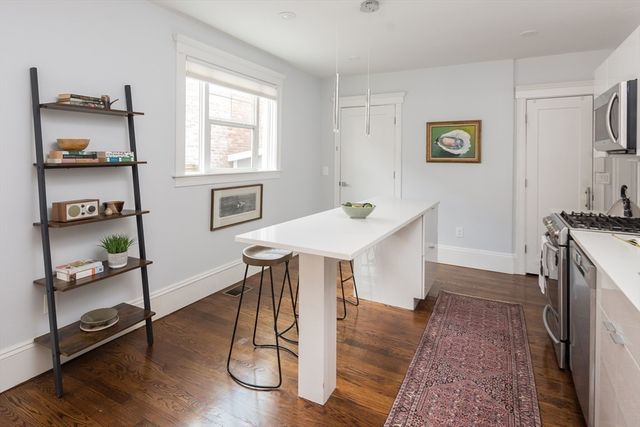 8 Lafayette St 1, Arlington, MA 02474